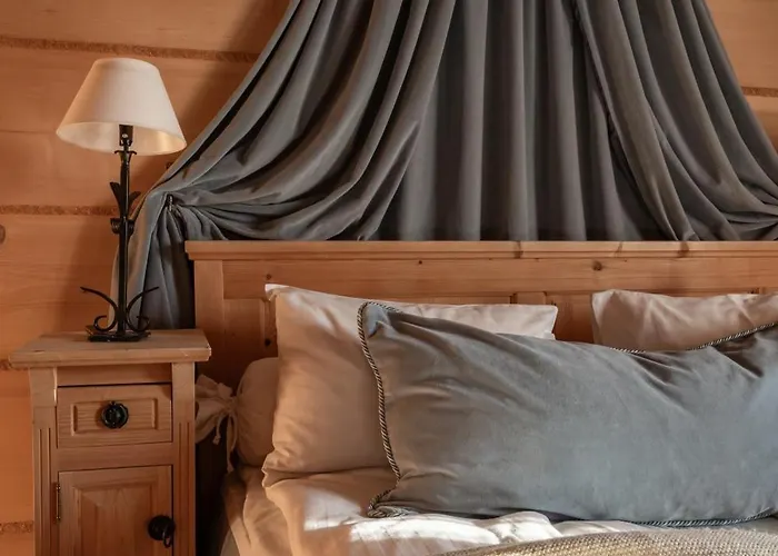 לינה וארוחת בוקר Rajka 3*